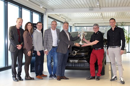 Stierli Automobile AG ist erneut «Vertreter des Jahres» von Volvo Car Switzerland