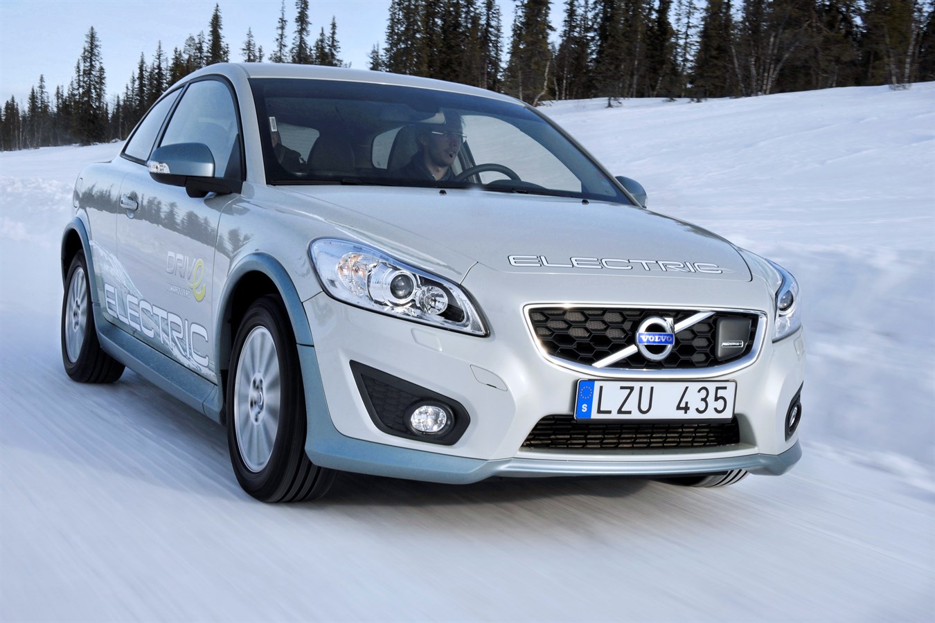 C30 Electric is being tested in winter climate