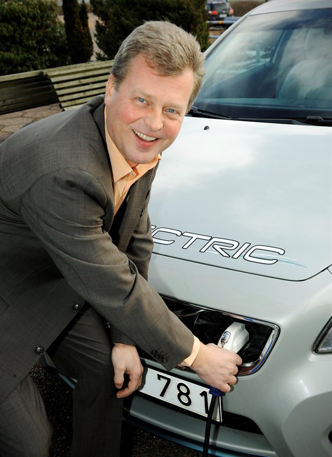 Johan Konnberg, Project Manager C30 Electric, Volvo Car Corporation. Volvo C30 Electric in background