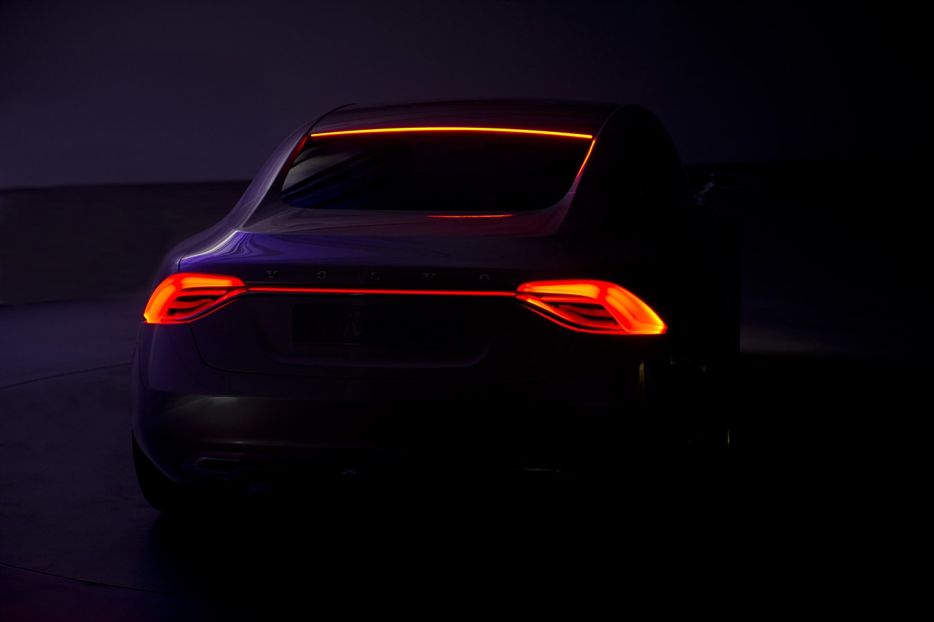Volvo Concept Universe, rear lights in the dark (2 of 2 images showing the lights)