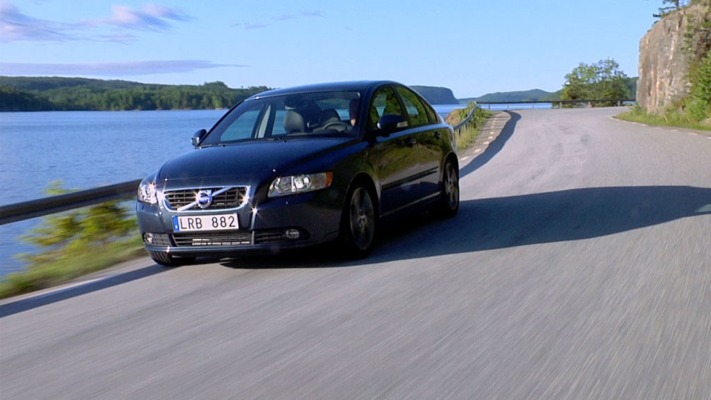 Volvo S40, model year 2012, driving footage - Video still