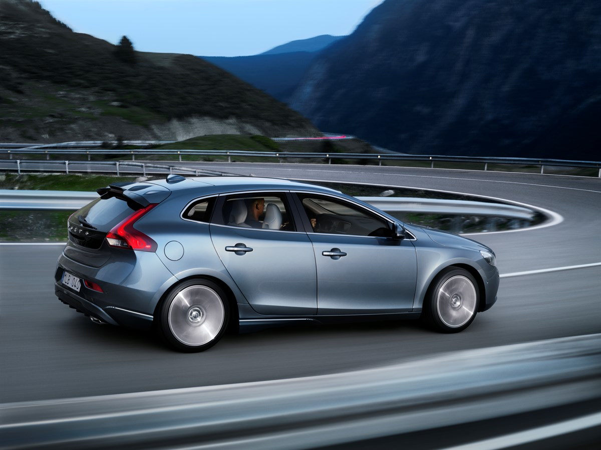Der neue Volvo V40: Der sicherste und intelligenteste Volvo - Volvo Car  Austria Pressezentrum