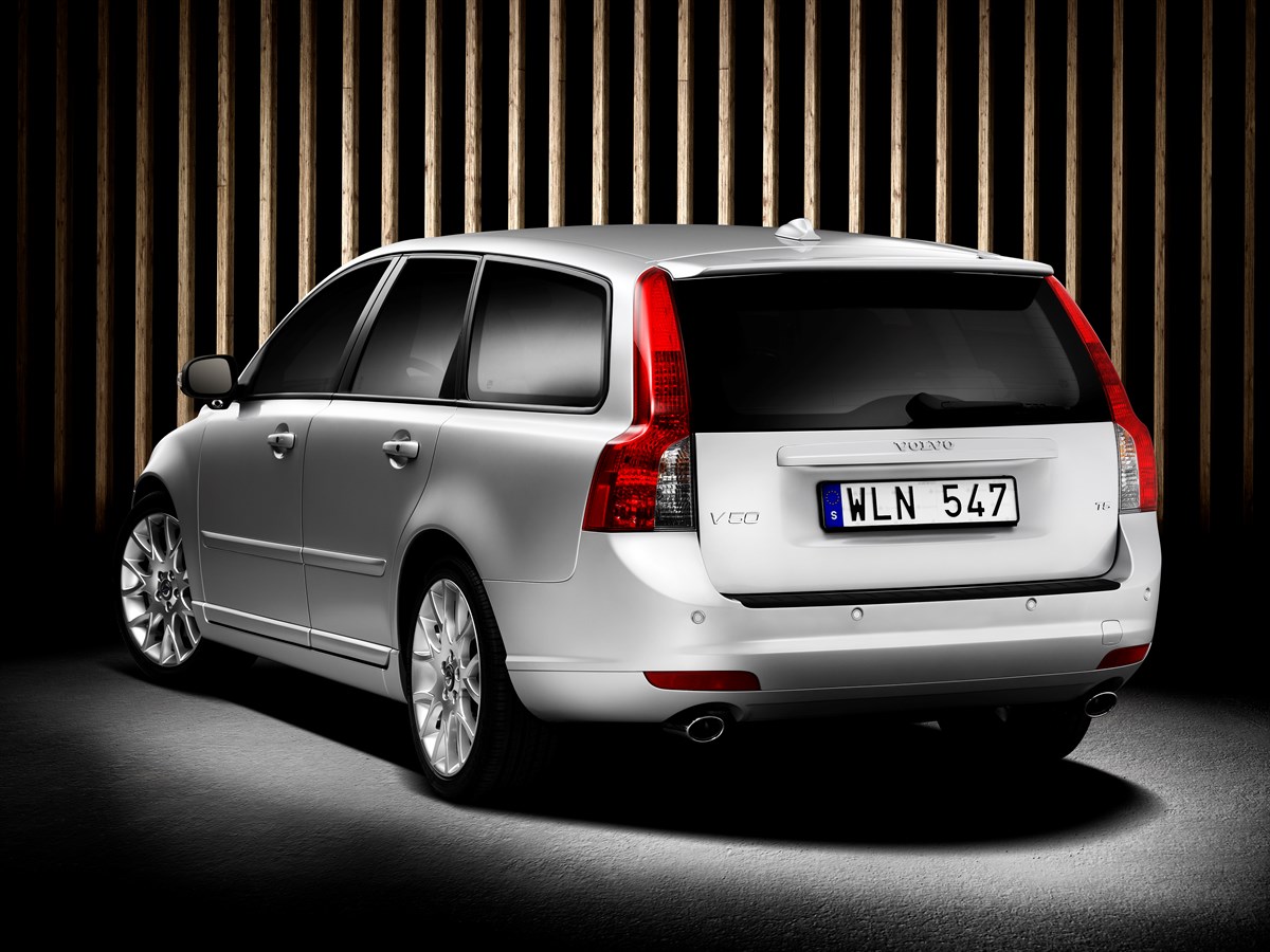 The new Volvo V50 - more dynamic looks and liberated storage space - Volvo  Cars Global Media Newsroom