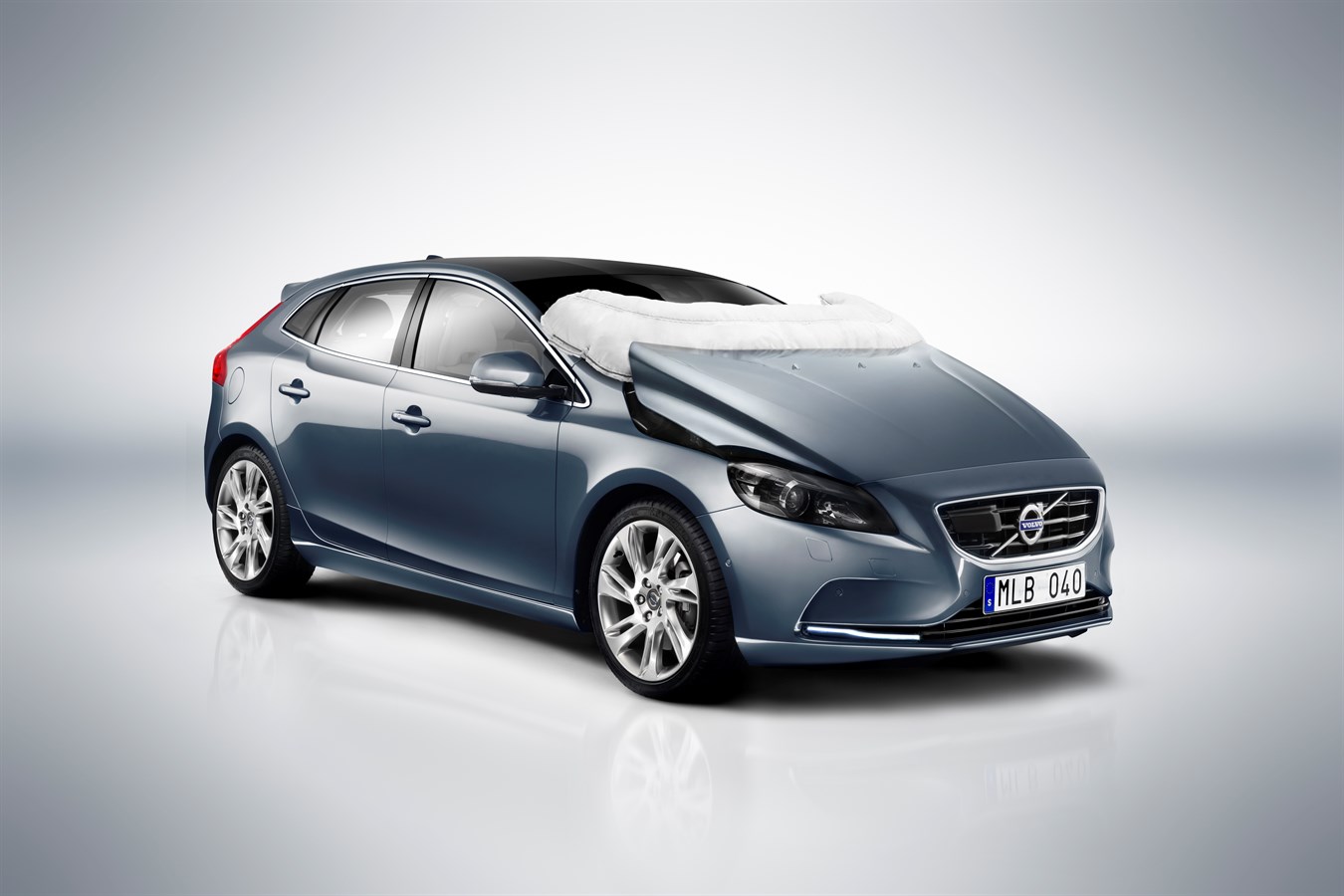 The all-new Volvo V40 – Pedestrian Airbag Technology