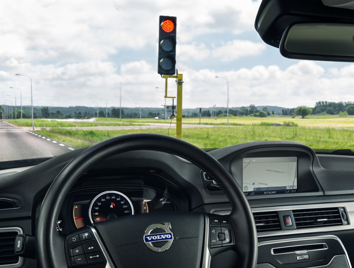 Car2Car – Green Light Optimum Speed Advisory