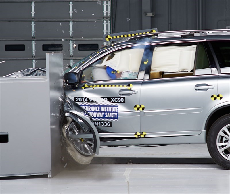 2014 Volvo XC90 Earns TOP SAFETY PICK+ in IIHS Crash Tests