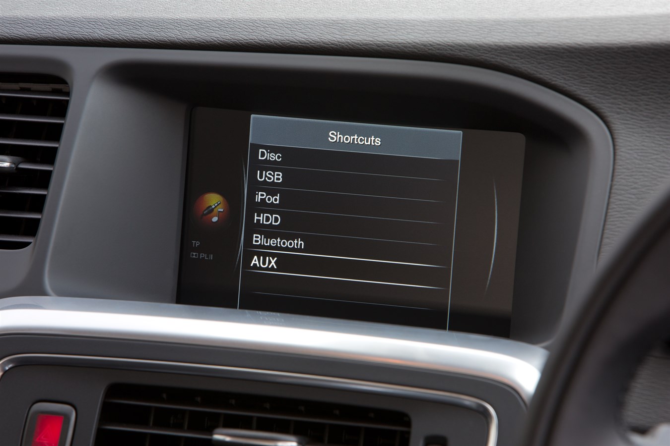 HMI (centre) screen showing available media options
