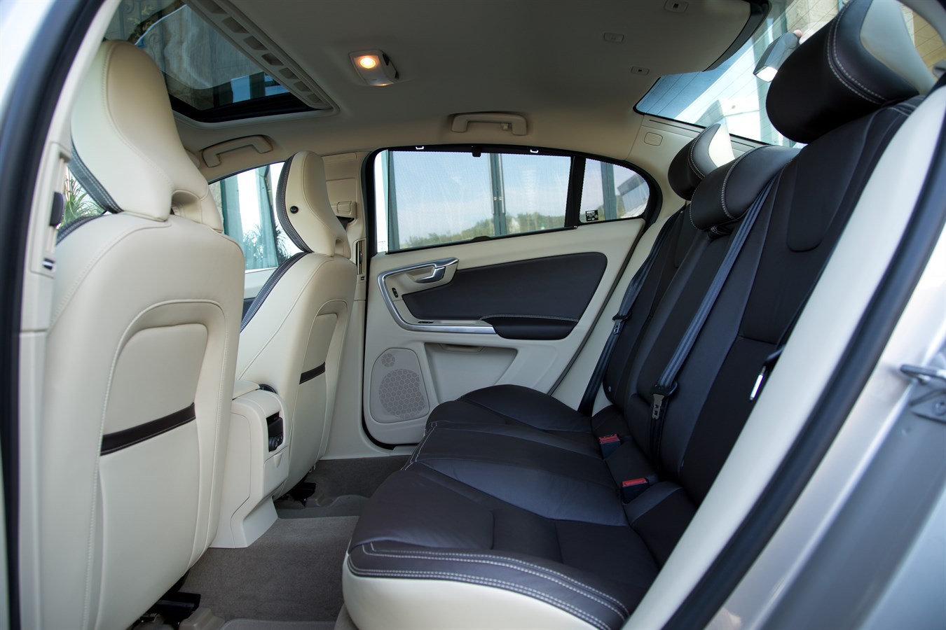 Volvo S60L - interior