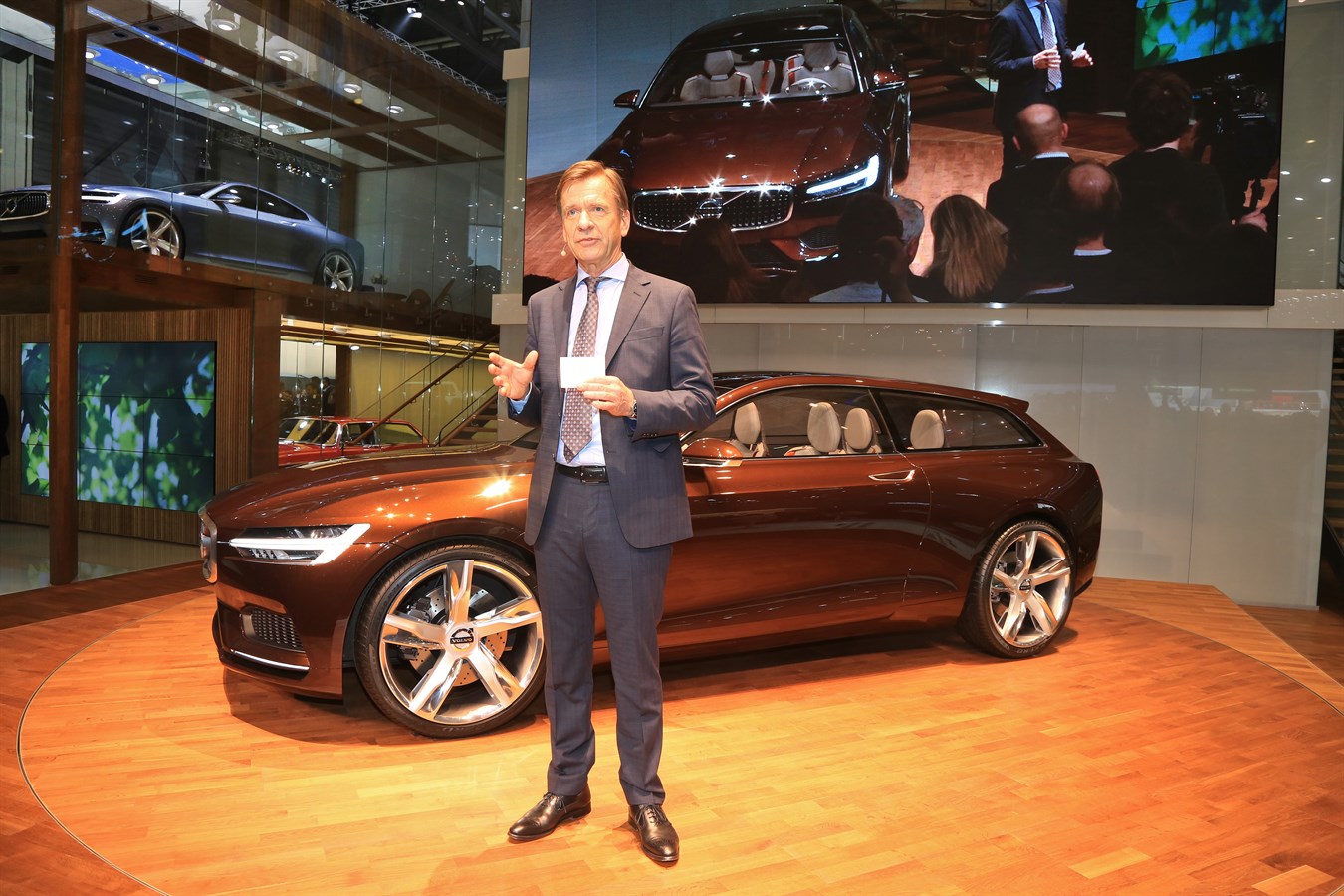 Volvo Concept Estate avec Hakan Samuelsson President & CEO Volvo Car Group - Edition Volvo Ocean Race & Moteurs Drive-E - Genève 2014 