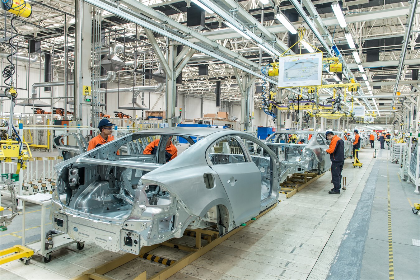 Production of the Volvo S60L