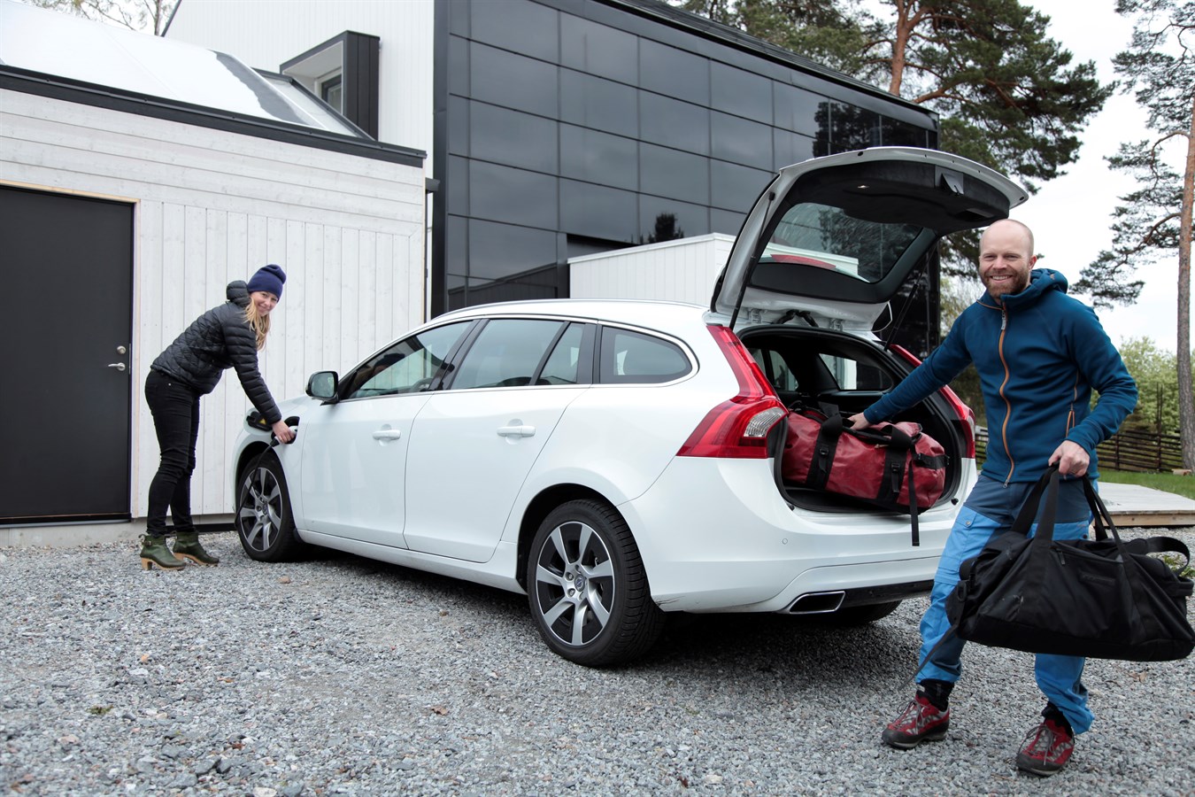 The Jogensjö family with their Volvo V60 Plug-in Hybrid