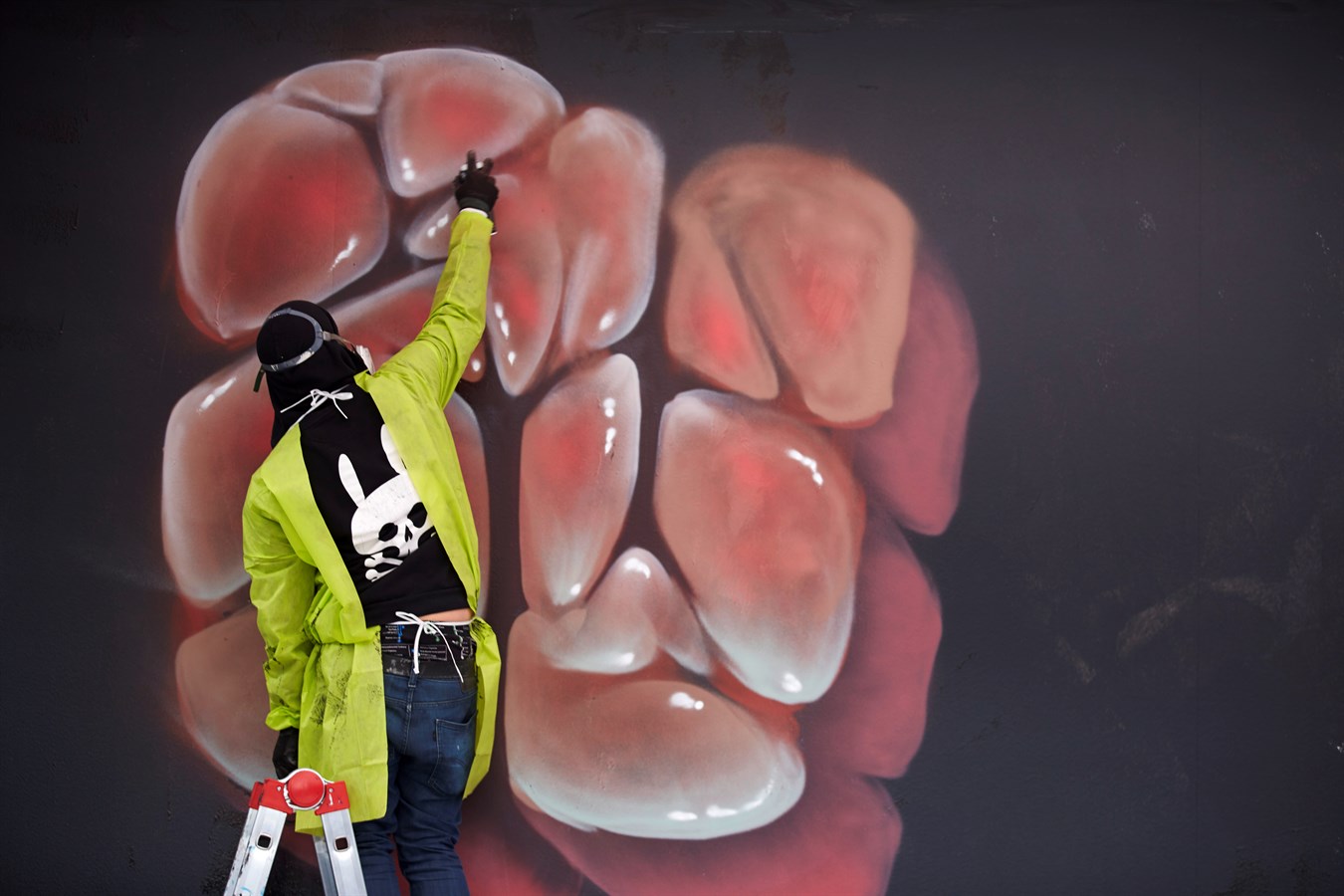 Der Wiener Street Art Künstler Nychos bei der Volvo Art Session 2014 in Zürich