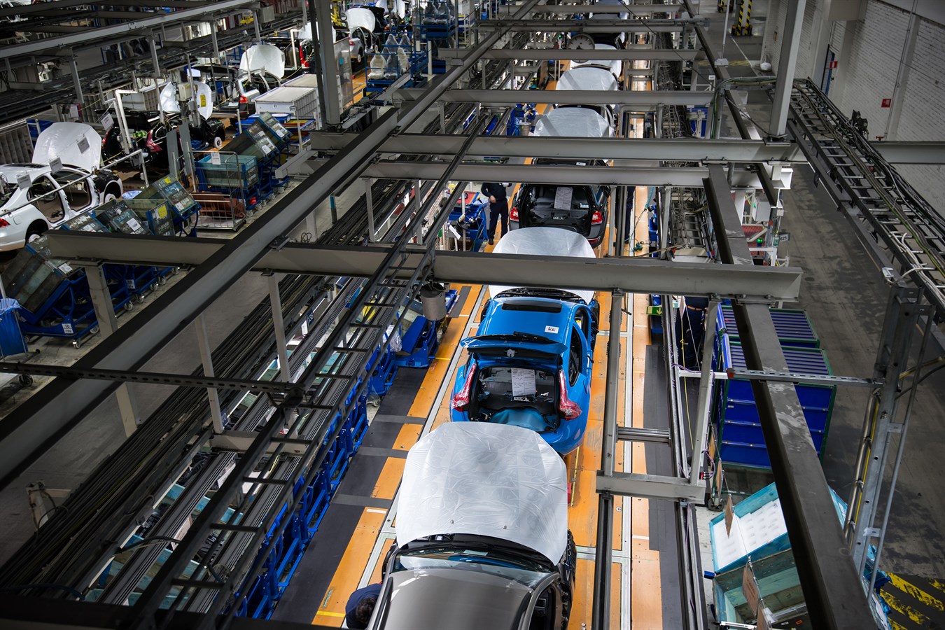 Volvo Cars starts production of the new Volvo S60 and V60 Polestar