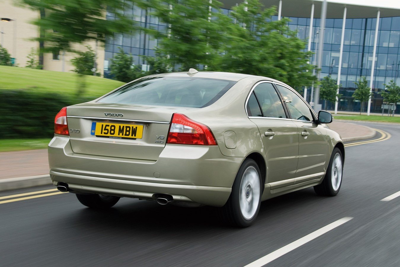 NEW VOLVO S80 WINS CHAUFFEUR APPROVAL AND NEW BUSINESS APPRAISAL