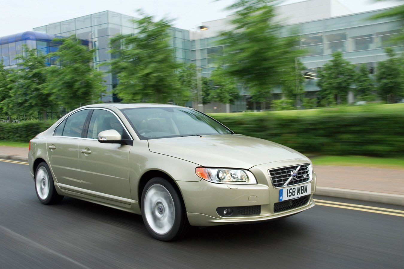 NEW VOLVO S80 WINS CHAUFFEUR APPROVAL AND NEW BUSINESS APPRAISAL