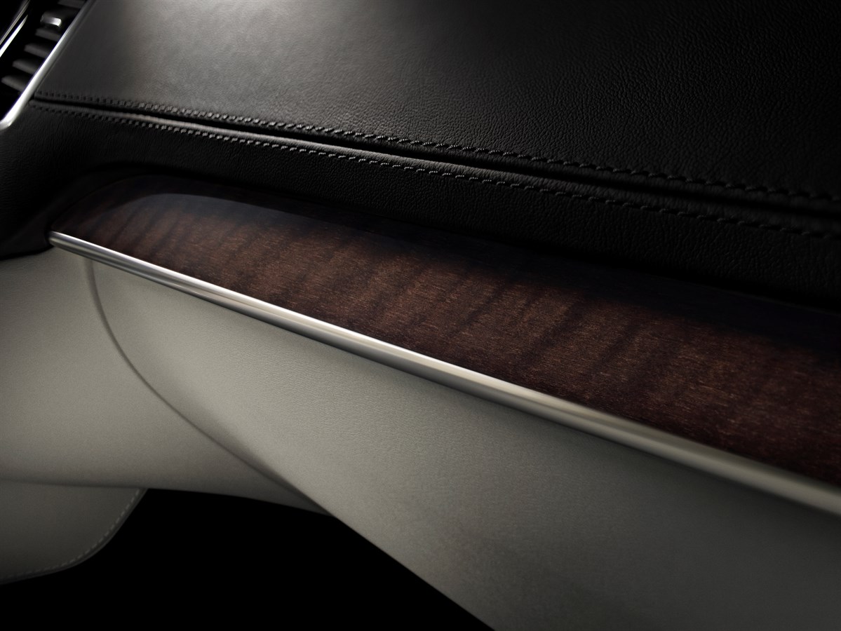 The all-new Volvo XC90 – interior detail with Dark Flame Birch inlay