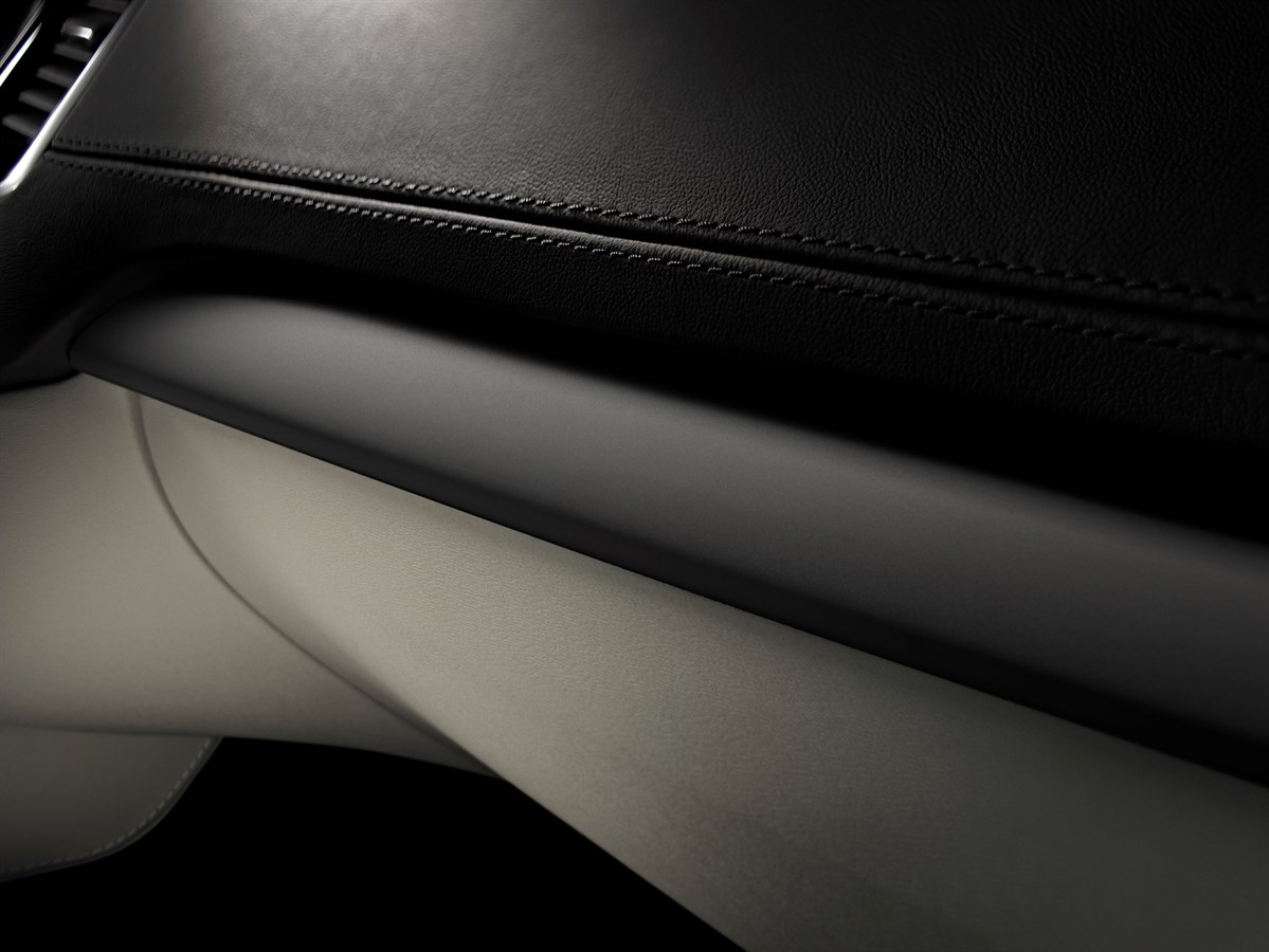 The all-new Volvo XC90 – interior detail with Charcoal inlay