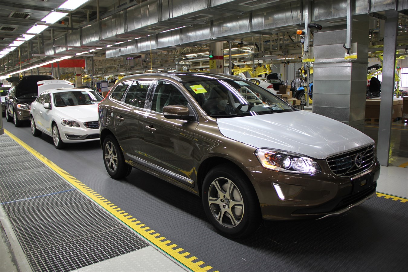Production of the Volvo S60L and XC60 at the plant in Chengdu, China
