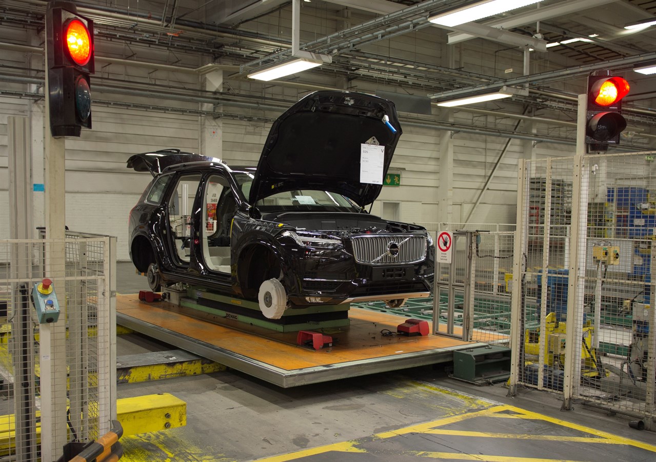 Pre-production in Torslanda of the all-new XC90