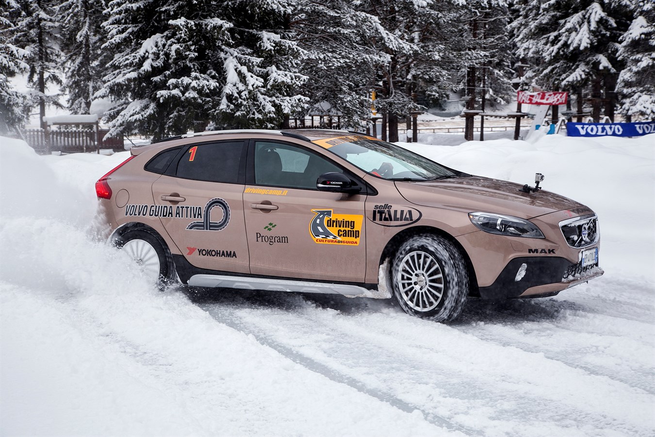 Volvo torna in Val di Fassa per l’edizione invernale 2015 del Volvo Cross Country Camp, fra test drive di prodotto e attività outdoor