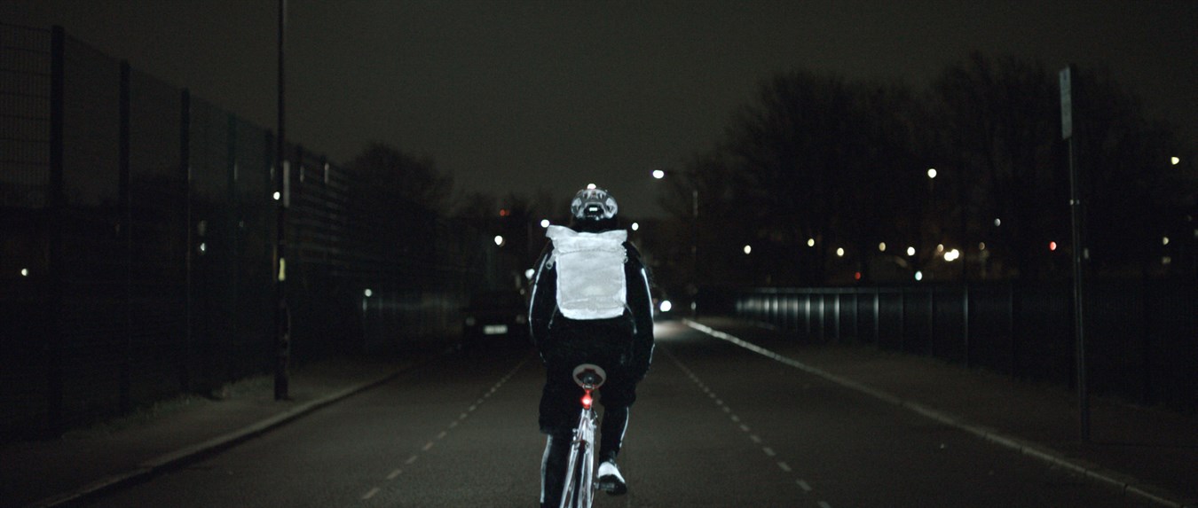 VOLVO CARS LIFEPAINT HELPS CYCLISTS BE SEEN WHEN SUMMERTIME ENDS