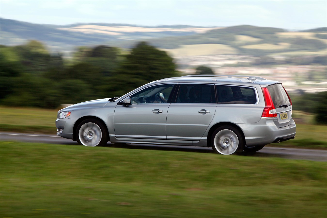VOLVO CARS EXTENDS ITS DRIVE-E POWERTRAIN ROLL-OUT PROGRAMME