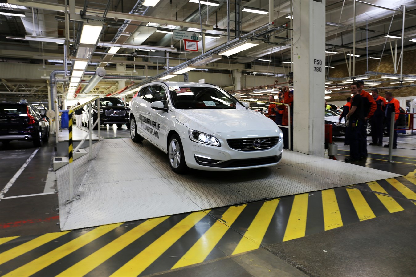 7 000 000:e Volvon rullar av produktionsbandet