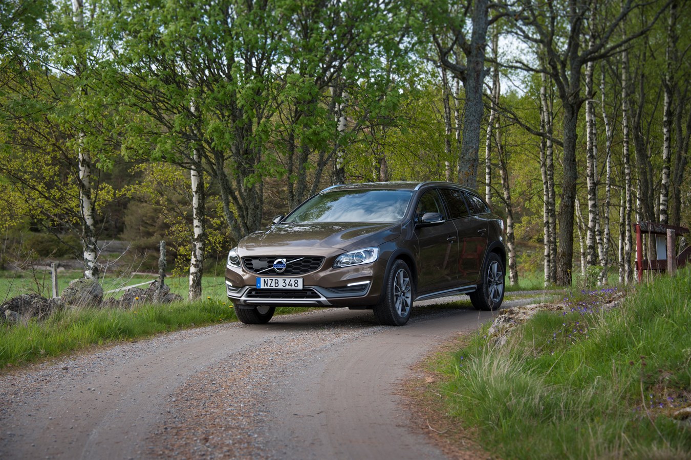Volvo V60 Cross Country - model year 2016