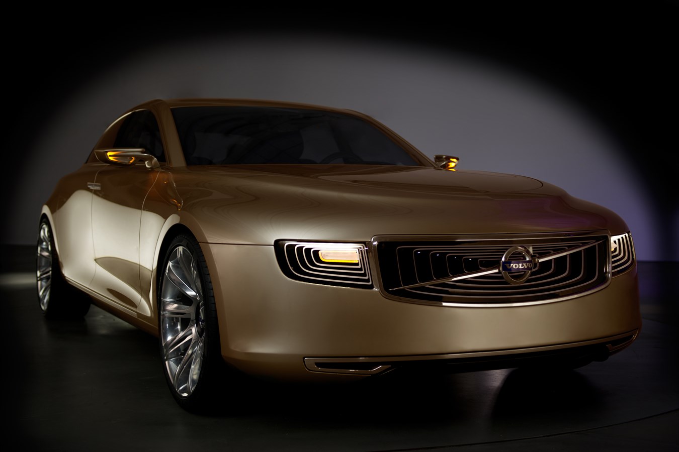 Volvo Concept Universe, front/side