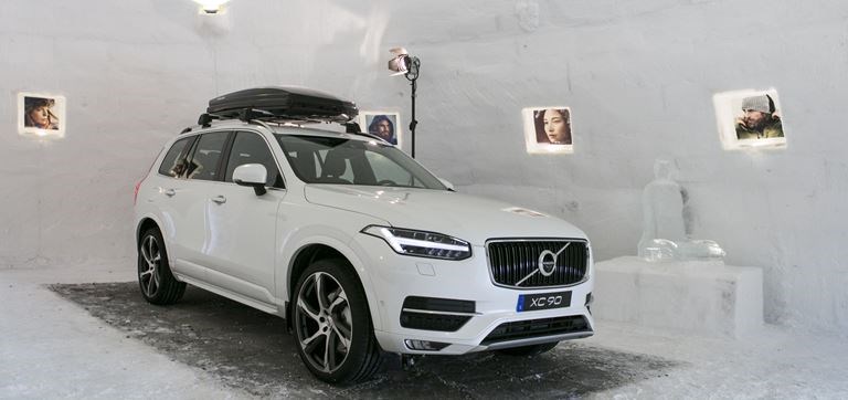 Volvo präsentiert den XC90 im weltgrössten Schneeiglu in Zermatt