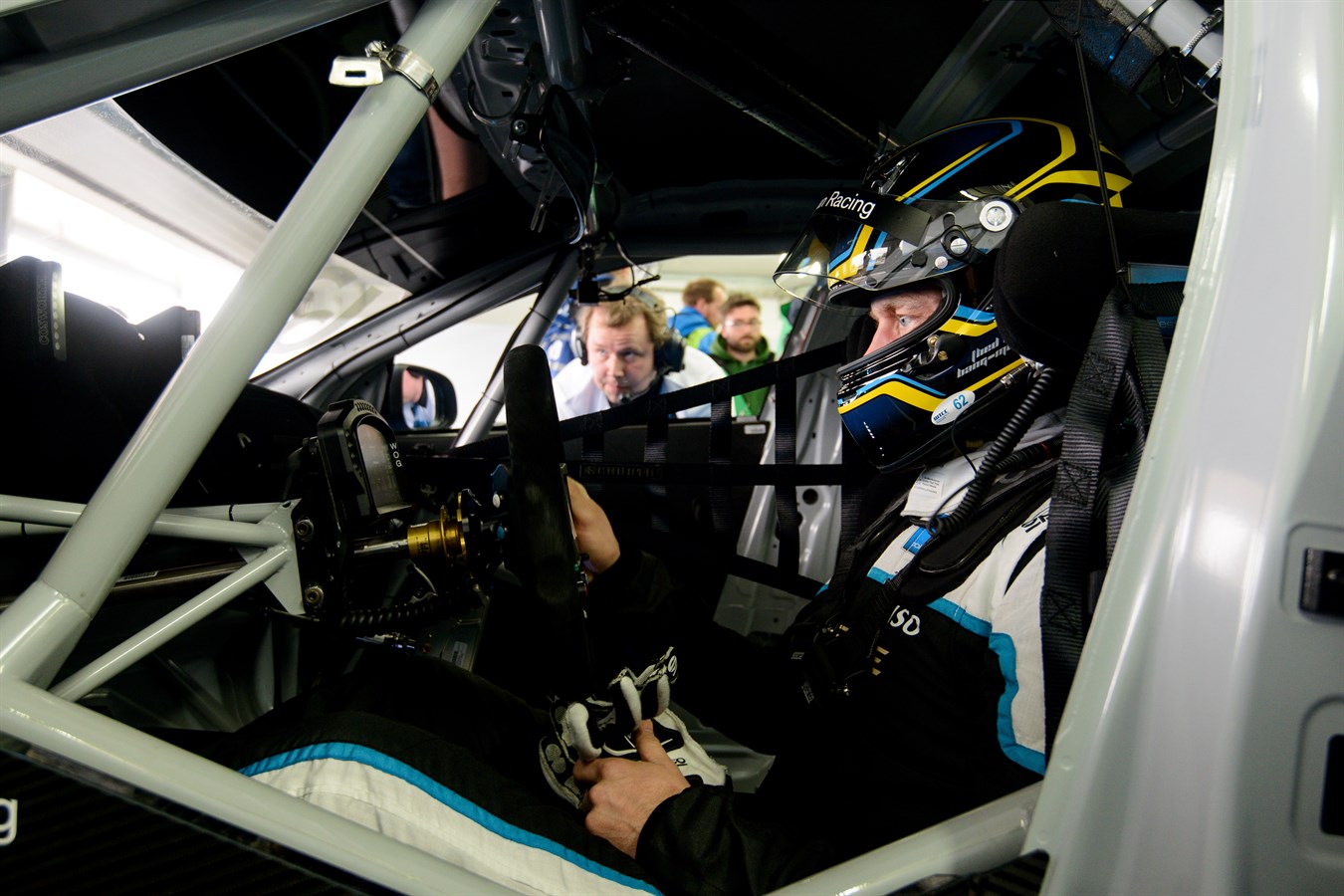World championship points for Polestar Cyan Racing in WTCC debut