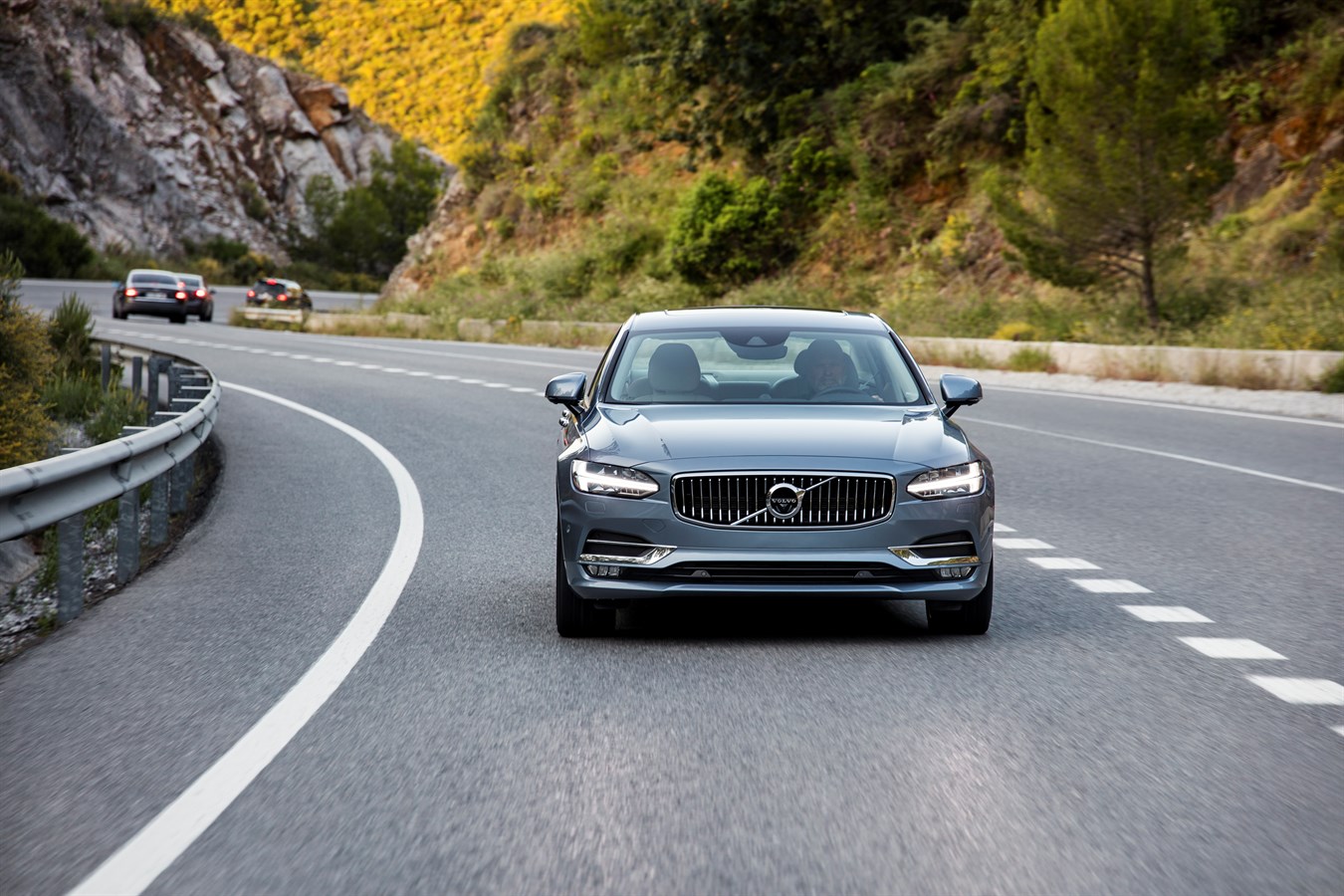 New Volvo S90 location driving