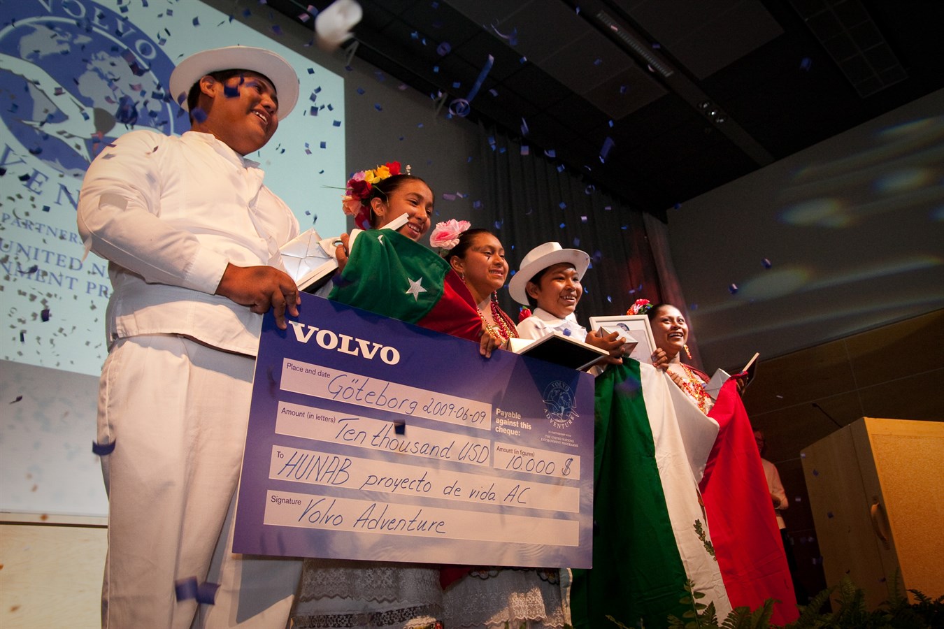 Volvo Adventure 2009 - The Winning team from Mexico