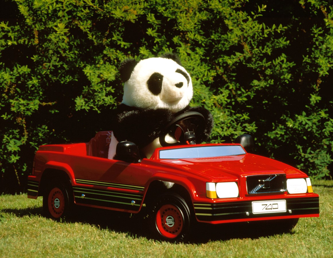 Volvo merchandise - 740 pedal car with panda