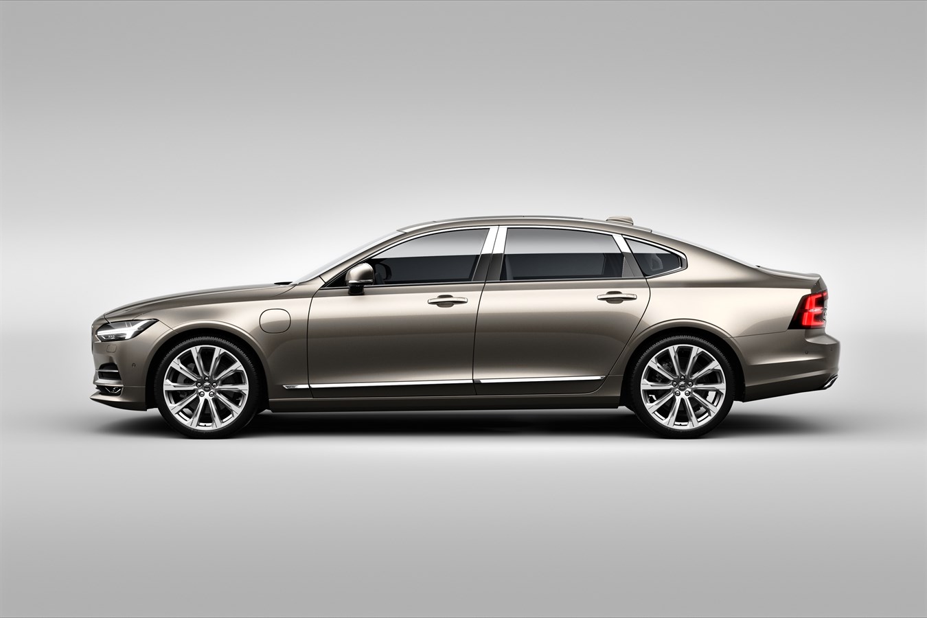 Volvo S90 Excellence exterior side