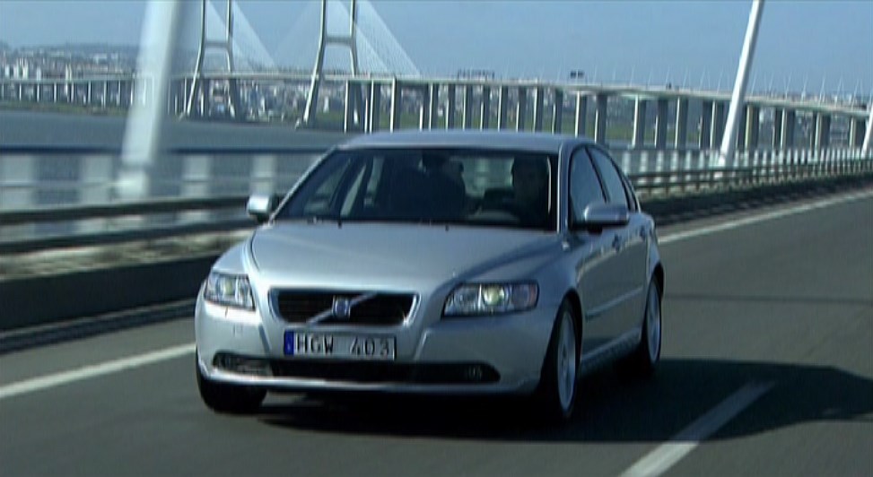 2010 Volvo Full Line b-Roll - Video Still
