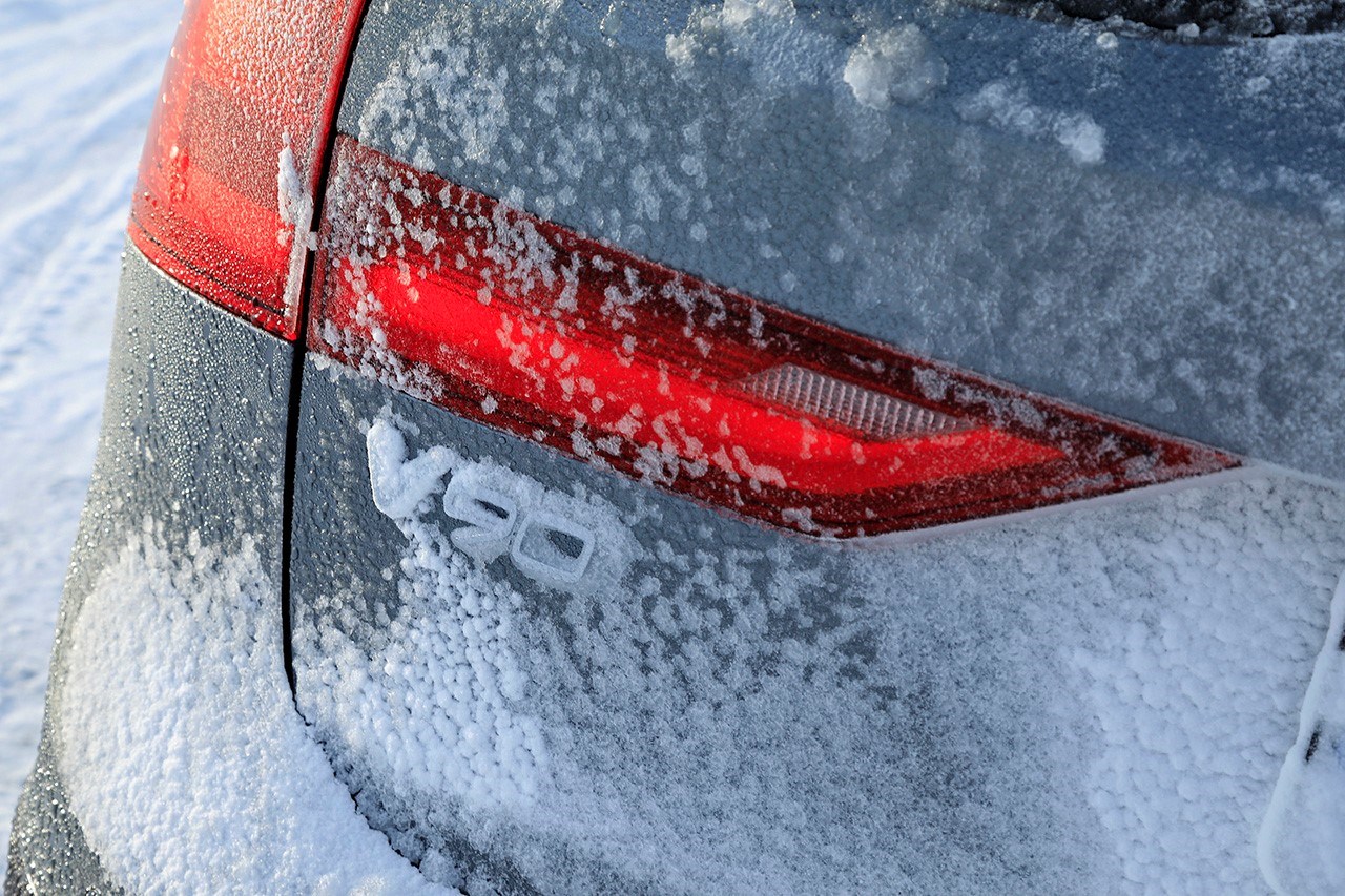 Volvo V90 Cross Country Winter tests en Suède 