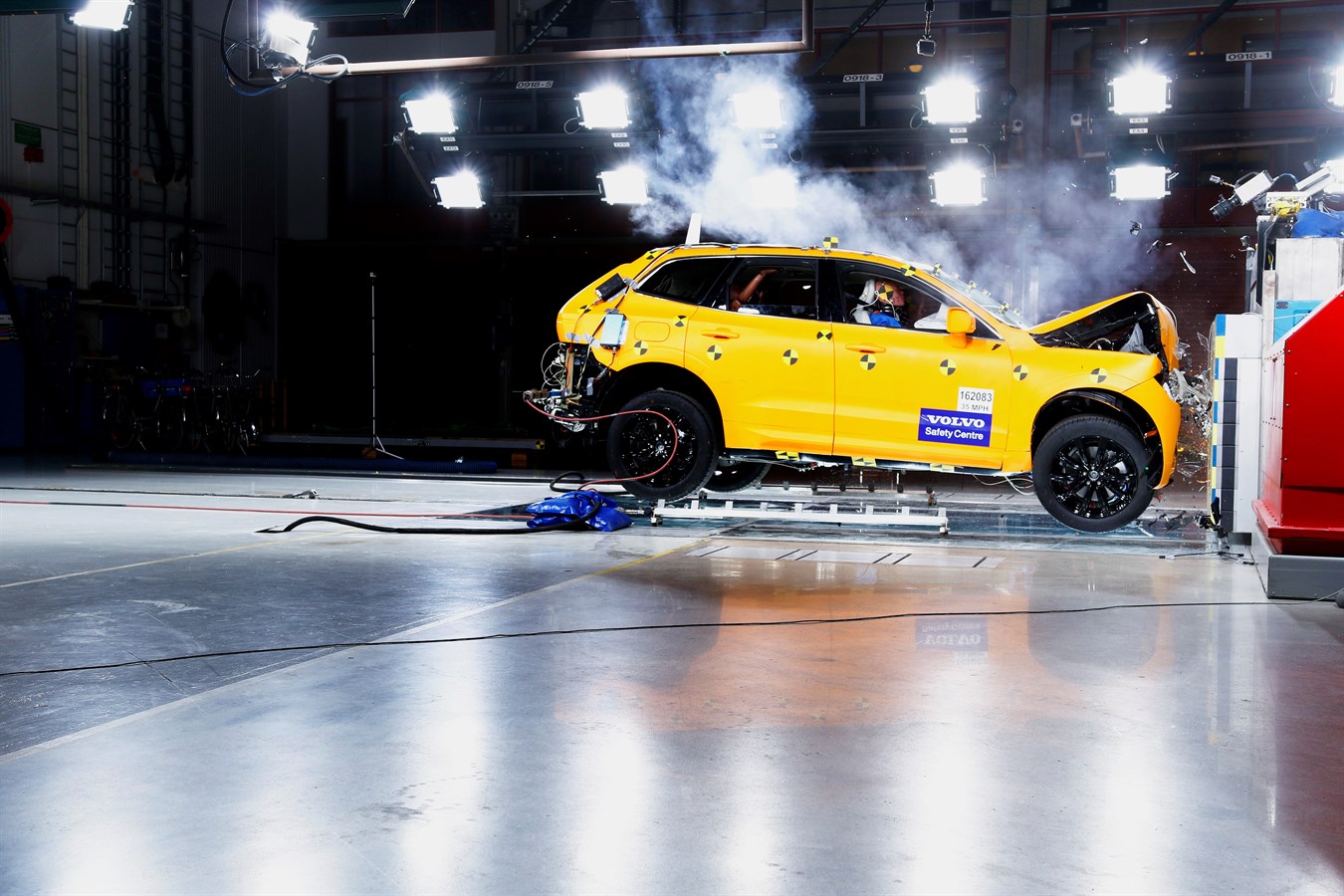 The new Volvo XC60 - Crash tests