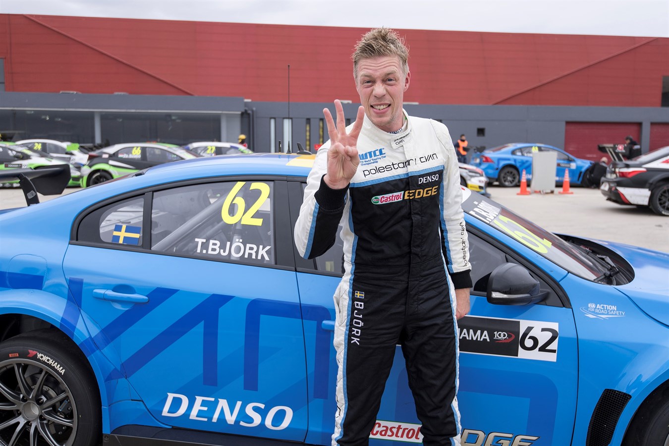 Thed Björk in close title fight after difficult WTCC Race of Argentina