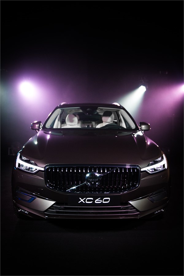 Российская премьера Volvo XC60 состоялась в формате иммерсивного спектакля Moments