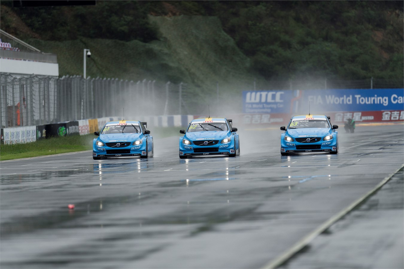 Néstor Girolami claims maiden WTCC pole to close in on World Championship lead for Polestar Cyan Racing 