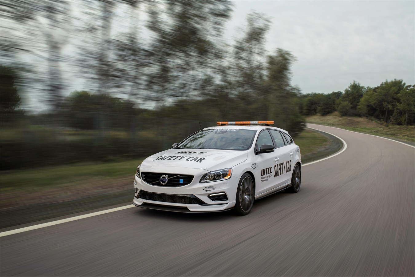Världens säkraste Safety Car blir snabbare med nya Volvo V60 Polestar WTCC Safety Car