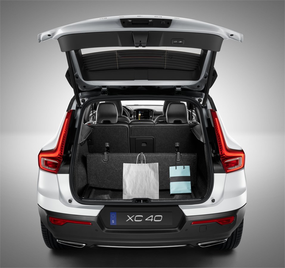 Интерьер нового Volvo XC40