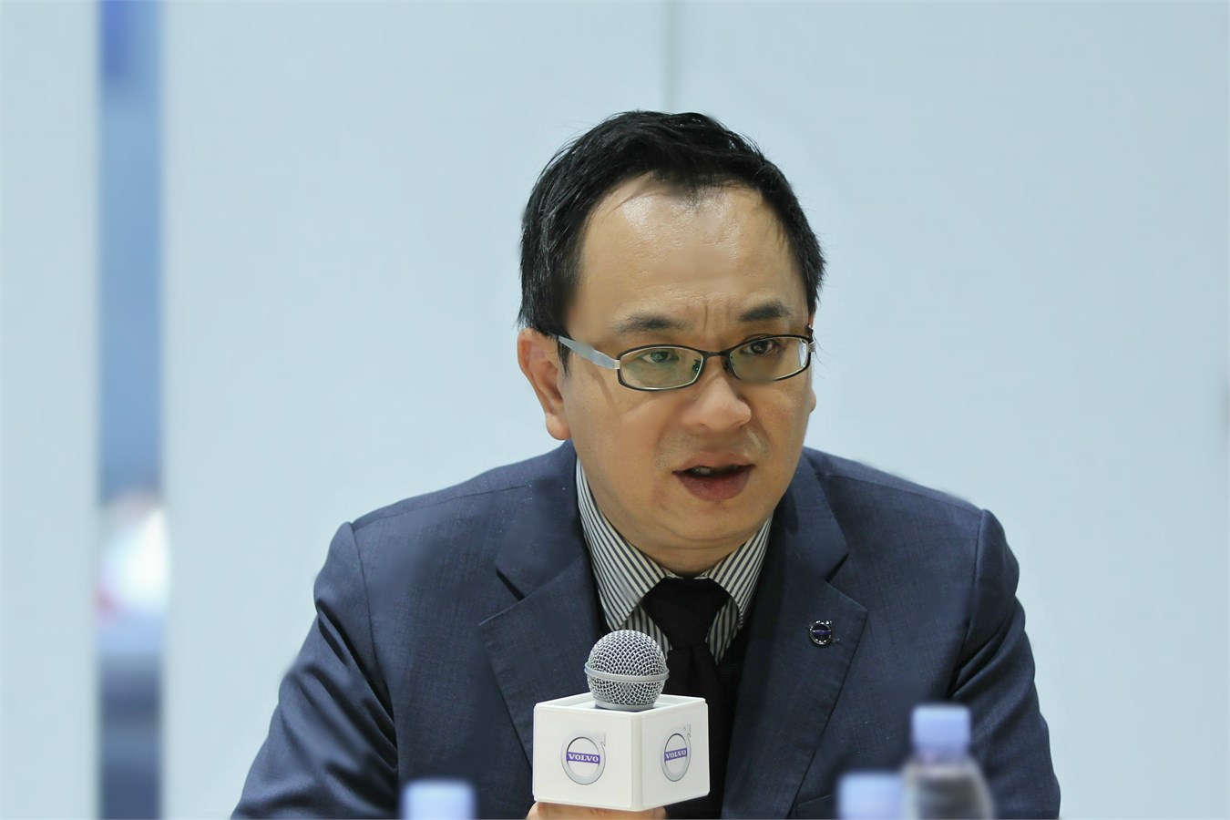 沃尔沃汽车集团大中华区销售公司总经理陈立哲接受媒体采访