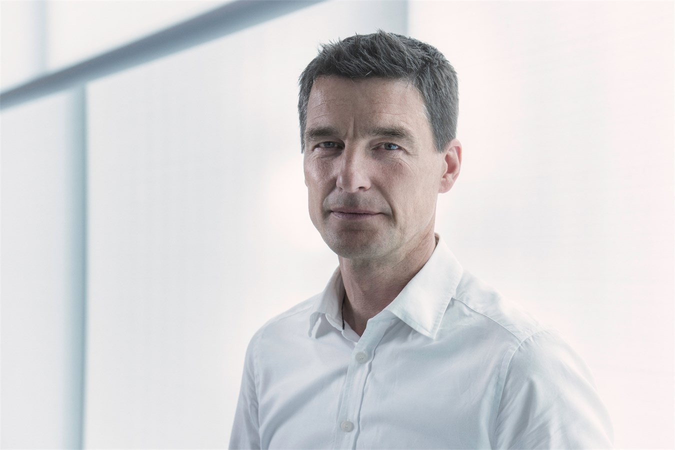 沃尔沃汽车集团设计高级副总裁托马斯·英格拉特（Thomas Ingenlath）将任Polestar首席执行官（CEO）
