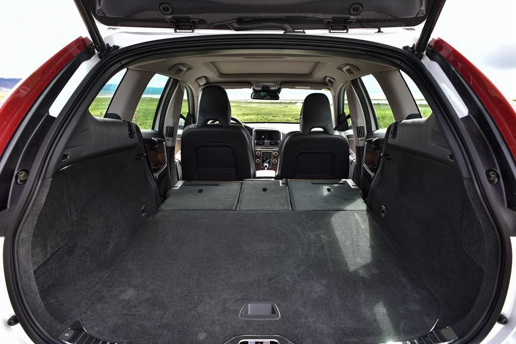 2017款XC60拥有490-1450升的行李厢空间