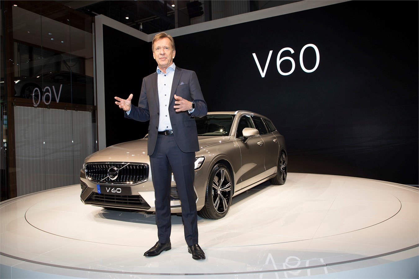 Feierliche Enthüllung des neuen Volvo V60