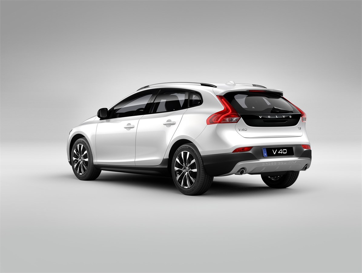 V40 Cross Country Dynamic Editions