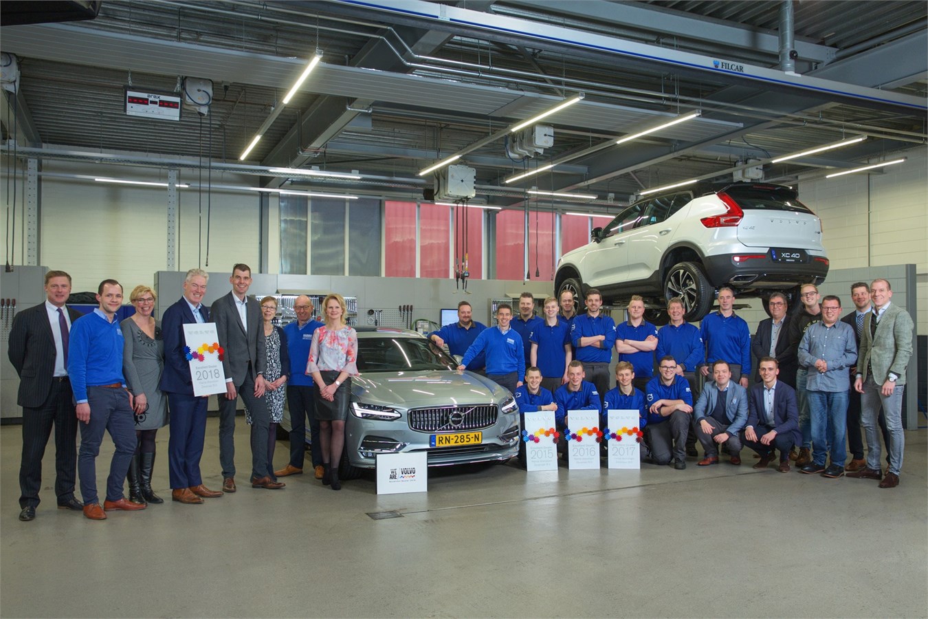 6 Volvo-dealers nemen Excellent Dealer Award in ontvangst - Volvo Car