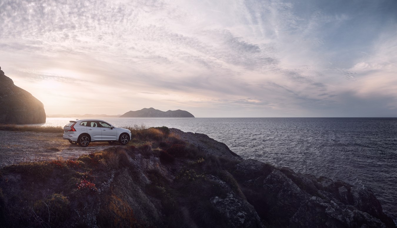 Volvo XC60 feiert Midsommar. Mit attraktiven Angeboten und Business Varianten für diverse Modelle.